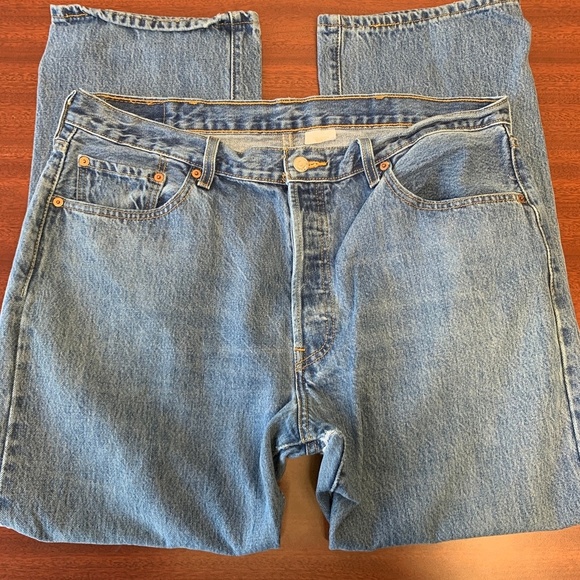Vintage 20-Year Old 501 Levi's High-Rise Mom Jeans - Picture 5 of 7